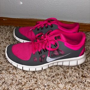 Nike Kids Athletic Shoes in Pink and Gray